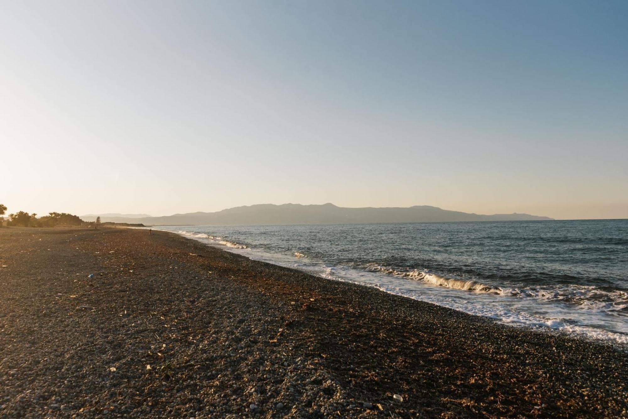 Wooden Beach House Villa Gerani  ภายนอก รูปภาพ